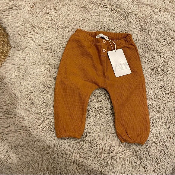 ZARA BUTTONED WAFFLE KNIT PANTS 6/9m NWT - Picture 3 of 7
